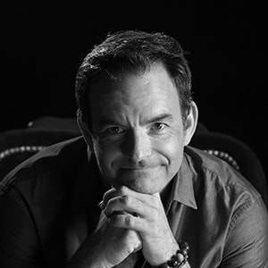 iconic live show and entertainment dragone